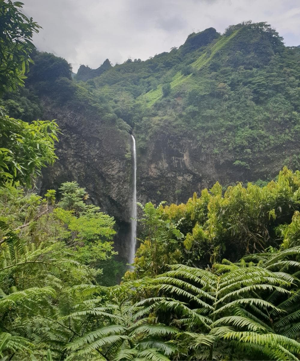 Hawaii vs Tahiti waterfall